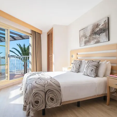 Macdonald Leila Playa Apartmán *